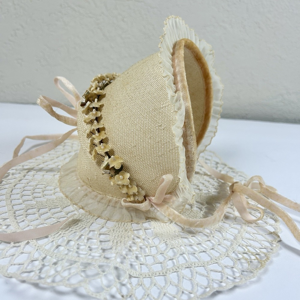 VTG 1940s-50s Girls Pink Velvet & Cream Woven Bonnet Floral Trim Nursery Decor